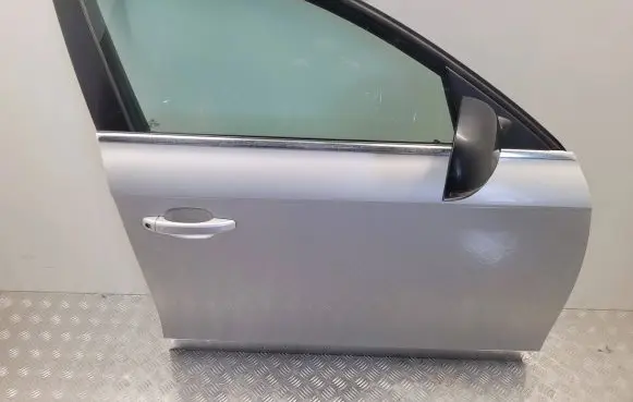 Door (2 Door Coupe)
