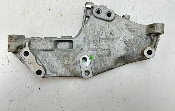 Renault Laguna III Engine mounting bracket 8201011432
