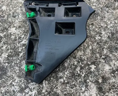 Volvo C70 Front bumper mounting bracket 31214879
