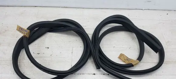 Ford Focus Rubber seal loading door 19210FORD