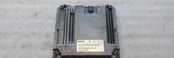 Mitsubishi Outlander Engine control unit/module 0281013890 1860A578