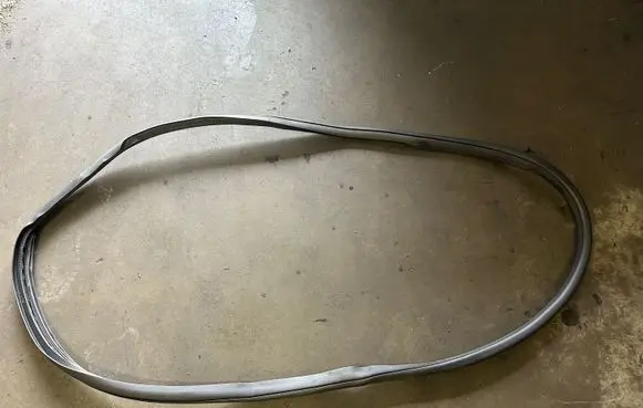 Mercedes-Benz C W205 Front door rubber seal A2056970051