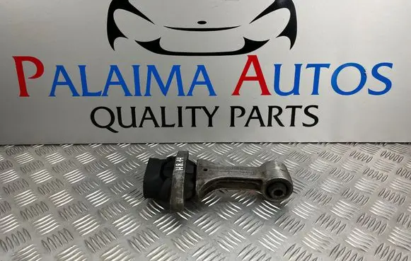 Hyundai i30 Engine mount bracket 21950A5100
