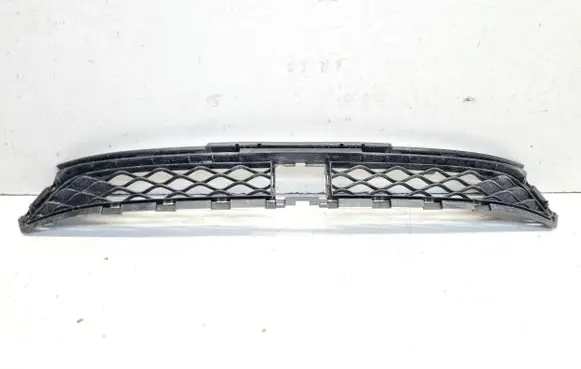 MG ZS Front bumper lower grill P10582258