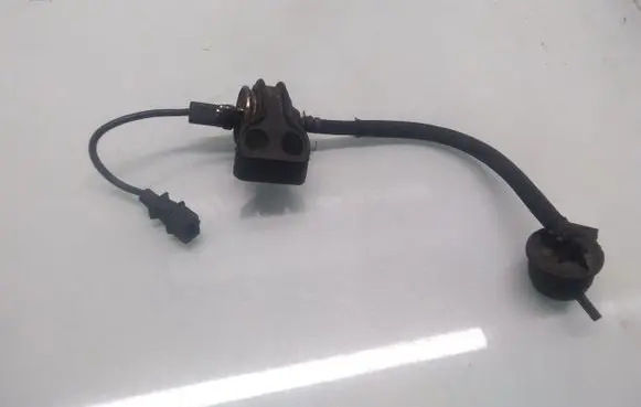 Volvo 850 Valve vacuum 72123911