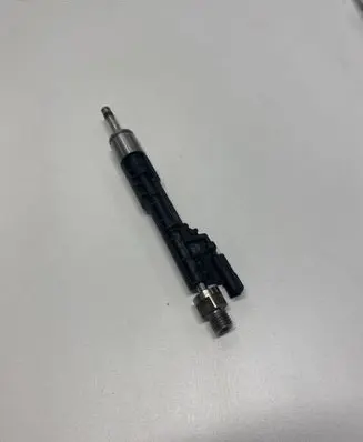 BMW M4 F82 F83 Fuel injector 0261500186 PA6635GF