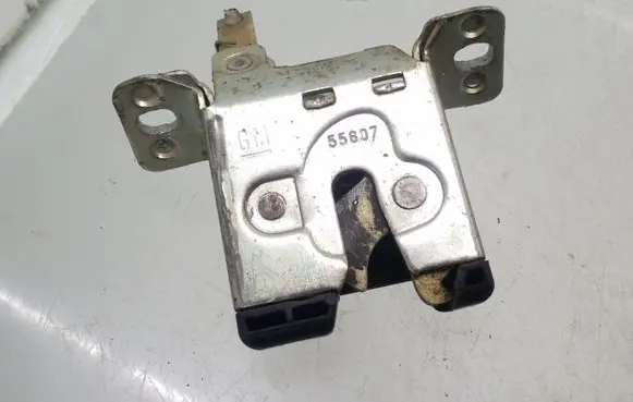 Opel Astra F Tailgate/trunk/boot lock/catch/latch 90381891