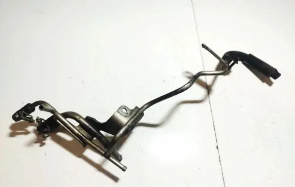 Nissan Pathfinder R51 Fuel line pipe