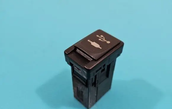 Toyota Yaris USB socket connector 86190-0D030 IMPRK1446434