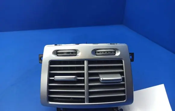 Mercedes-Benz S W221 Rear air vent grill A2218301054 05573000 5573002