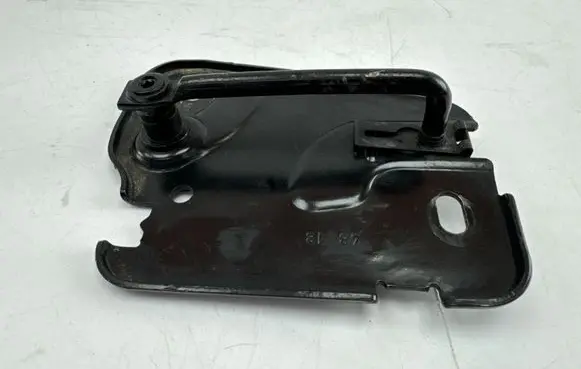 Audi A3 S3 8V Engine bonnet/hood lock/latch loop/hook 8V0823186C