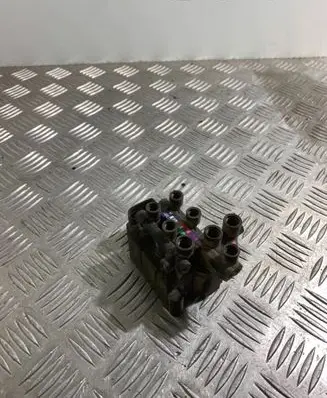 Audi Q7 4M Air suspension valve block 4M0616013A