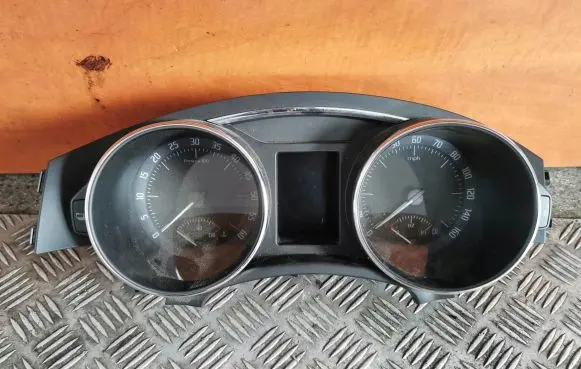 Skoda Superb B6 (3T) Speedometer (instrument cluster) 3T2920941H