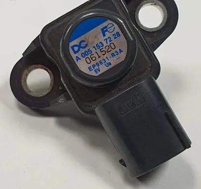 Mercedes-Benz C W203 Air pressure sensor A0051537228