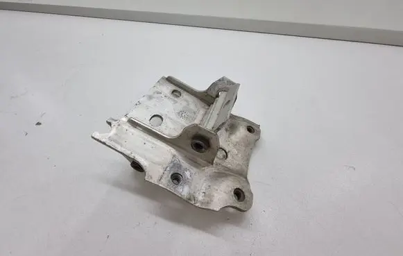 BMW 5 F10 F11 Radiator mount bracket 7186513 718651309 7207151