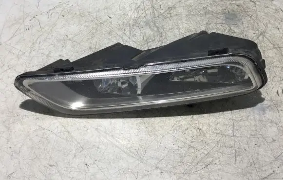 Volkswagen PASSAT B7 Front fog light