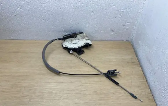 Seat Ibiza IV (6J,6P) Front door lock 5N1837016F