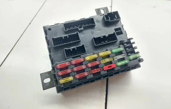 Alfa Romeo 156 Fuse module 46447809 82461739