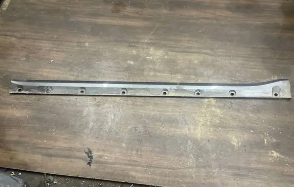 Toyota Land Cruiser (J120) Side skirt front trim 