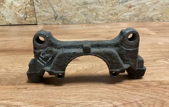 Volkswagen PASSAT B6 Front Brake Caliper Pad/Carrier 