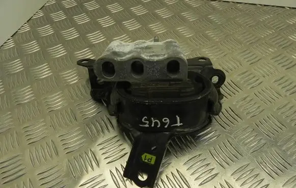 Toyota C-HR I Engine mount bracket AVB9221
