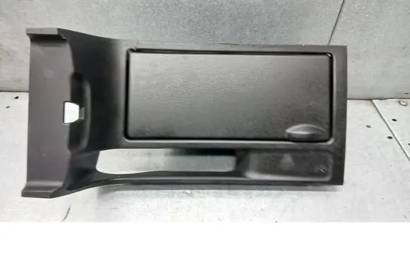 Mazda 3 I Cup holder 
