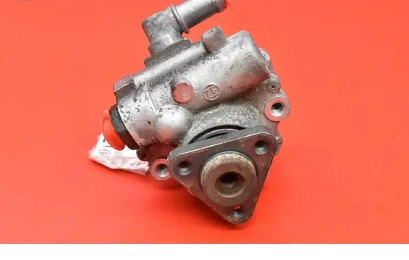 Audi A4 S4 B5 8D Power steering pump