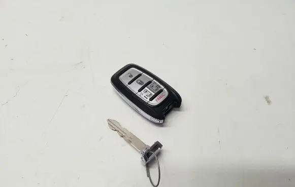 Chrysler Pacifica Ignition key/card 