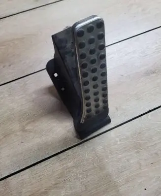 Mercedes-Benz C W204 Accelerator throttle pedal A2043000182 1793910