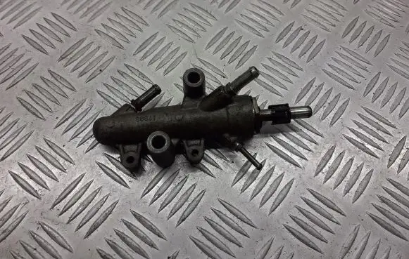 Opel Zafira B Fuel distributor 55186200