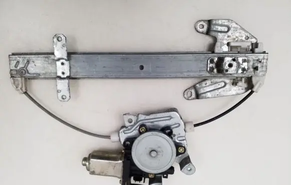 Nissan X-Trail T30 Rear door manual window regulator 8073089913