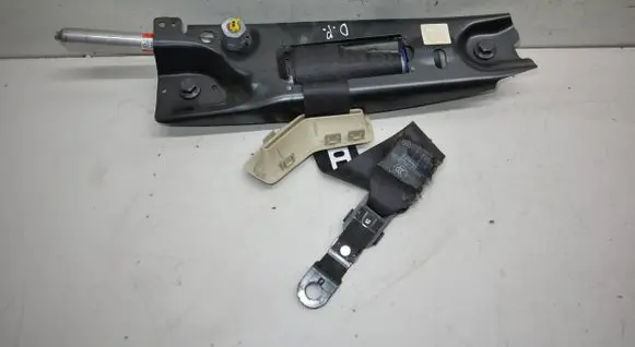 Volvo V70 Front seatbelt 39860303