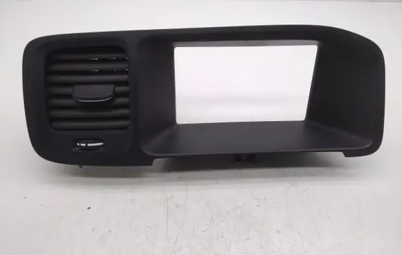 Volvo V60 Radio/GPS head unit trim 