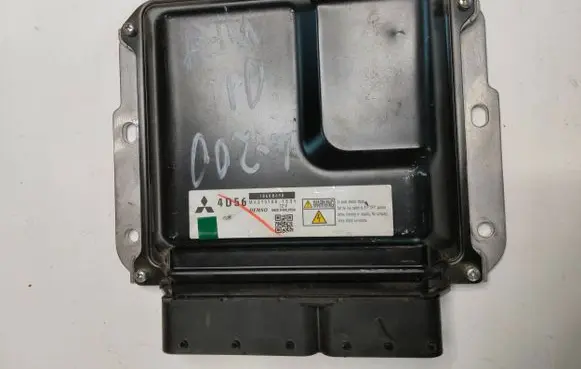 Mitsubishi L200 Engine control unit/module 1860B698 MA2757001331