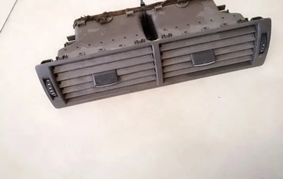 Audi A4 S4 B6 8E 8H Dash center air vent grill 8e0820951
