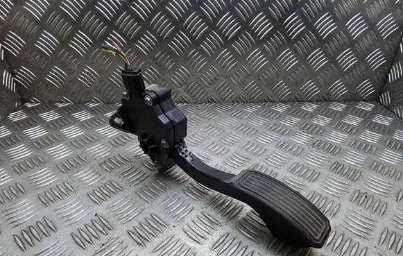 Toyota Prius (XW30) Accelerator throttle pedal 7811012010 1988007310