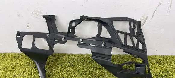Mercedes-Benz E W211 Front bumper mounting bracket A2118800603