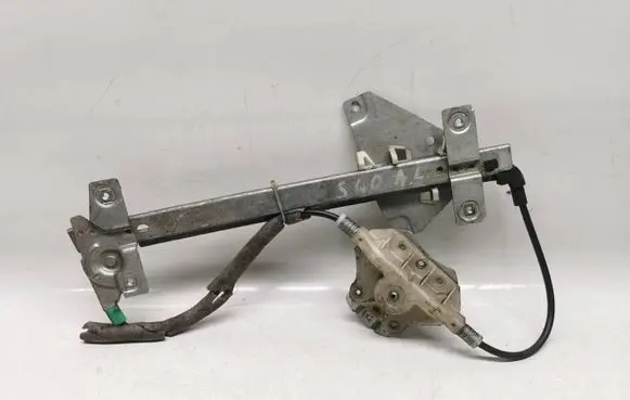 Rear door manual window regulator