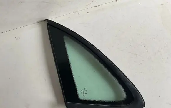 Porsche Macan (95B) Rear side window 95B845297M