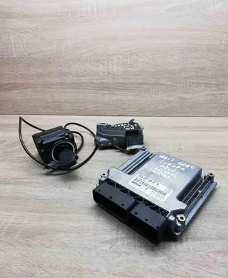 Mercedes-Benz E W211 Engine control unit/module ECU A6471530779 2115451408
