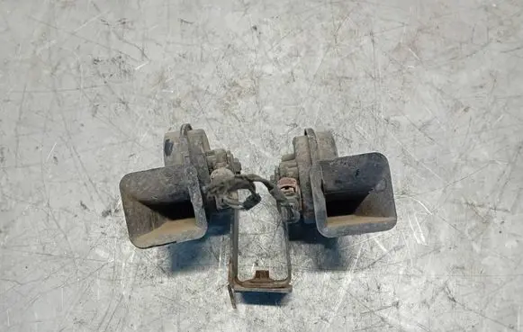 Jeep Cherokee III KJ Horn signal