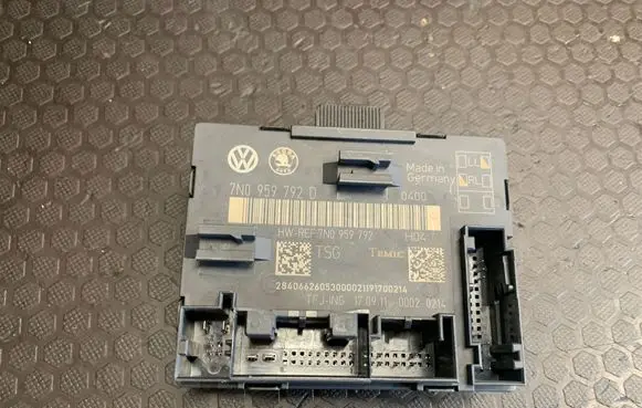 Skoda Yeti (5L) Door control unit/module 7N0959792D 7N0959792