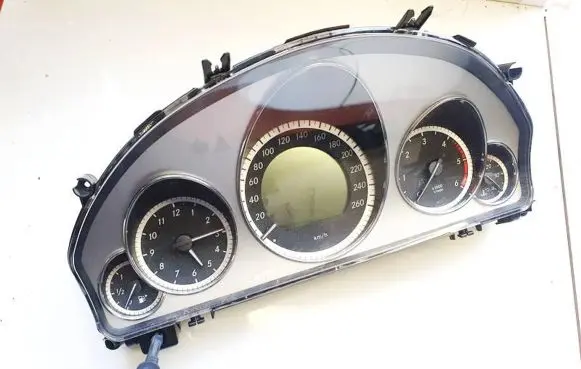 Mercedes-Benz E W212 Speedometer (instrument cluster) a2129001810