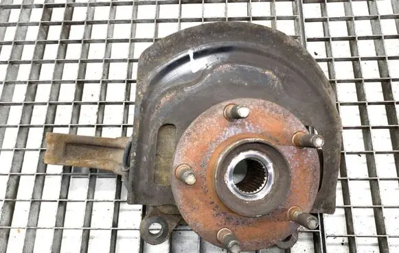 Renault Koleos I Front wheel hub spindle knuckle 