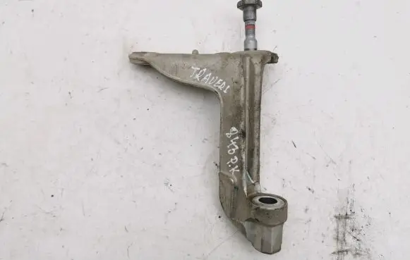 Nissan Juke II F16 Engine mounting bracket