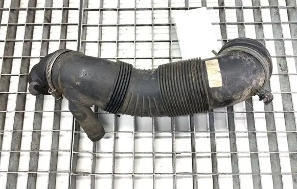 Volkswagen Tiguan Air intake hose/pipe 5N0129656