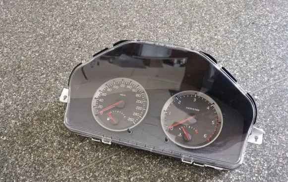 Volvo S40 Speedometer (instrument cluster) 30728645 30710071 8697035