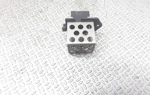 Renault Modus Coolant fan relay 8200045082