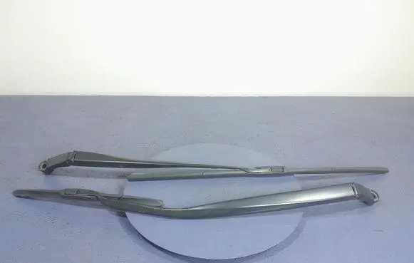 Toyota Auris E180 Front wiper blade arm