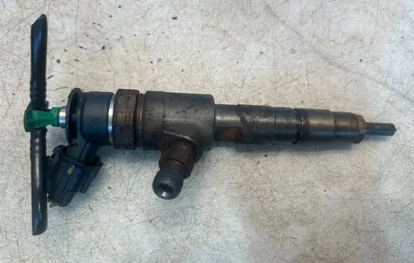 Peugeot 2008 I Fuel injector 0445110340 870692